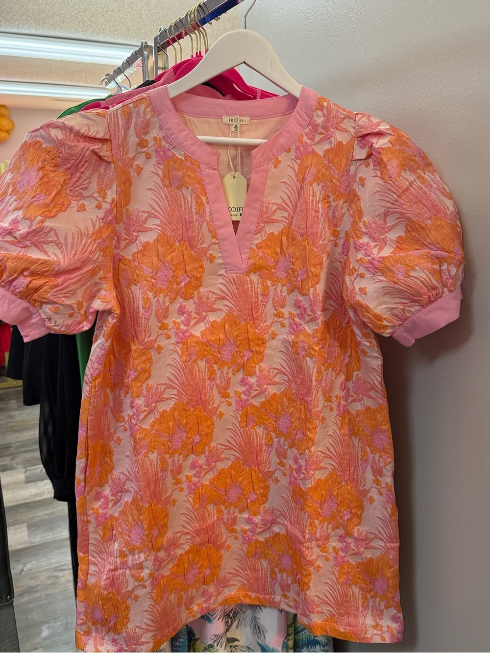 NWT Floral Pink & Orange Puff-Sleeve Women's Dress- Brooch Included